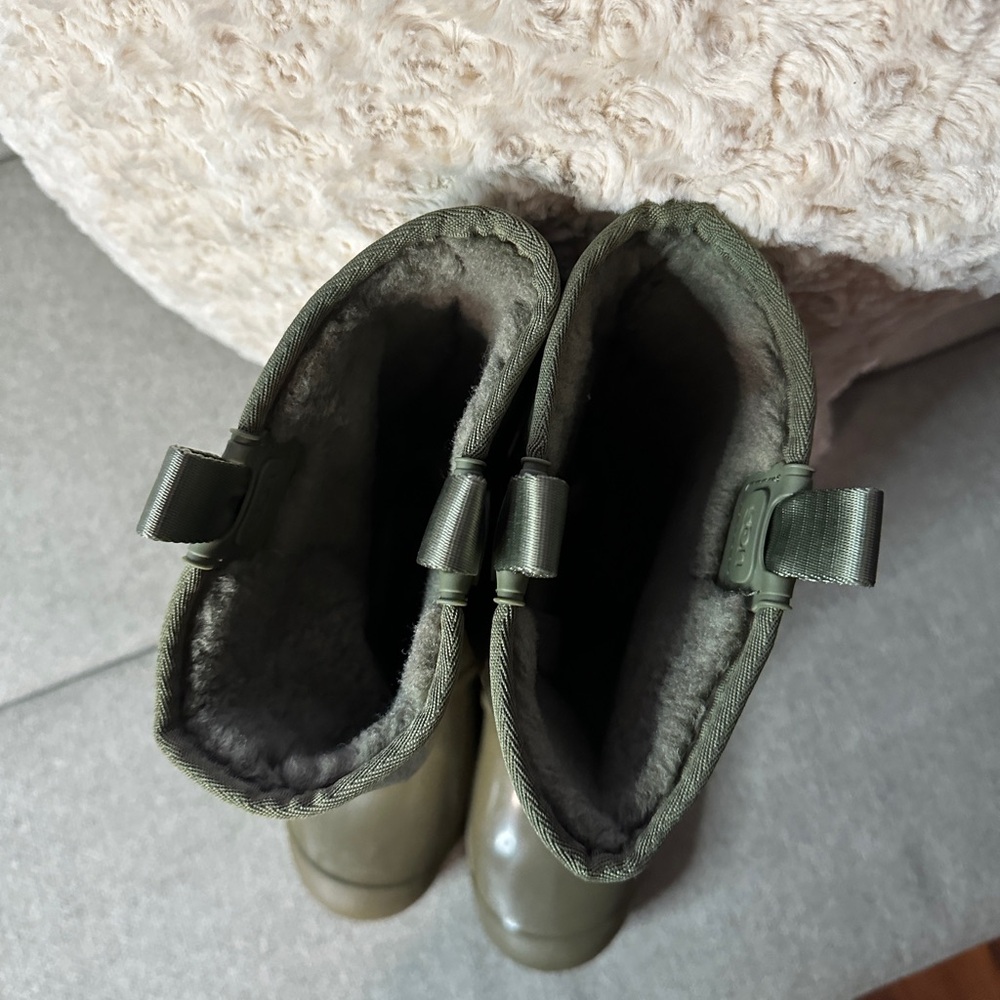 Ugg Rainboot - image 3